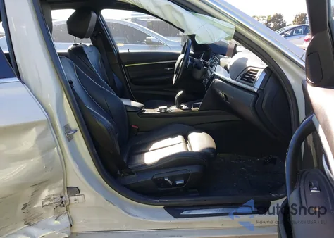 2017 BMW 330I xDrive z USA, uszkodzony, nr VIN WBA8D9G32HNU62017